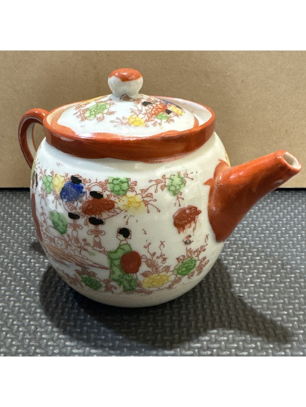Vintage Small 1950s Japanese Tea Pot Geisha Hand-Painted Glazed Porcelain - Picture 5 of 9